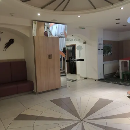 Club Otel 3*