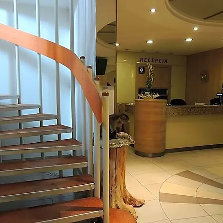 Club Hotel 3*