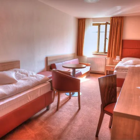 Club Hotel