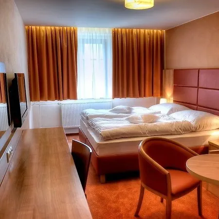 Club Hotel