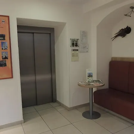 Club Hotel 3*