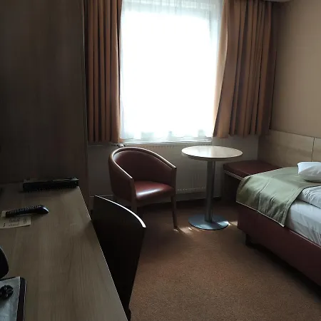 Club Hotel 3*