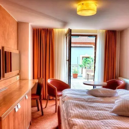 Club Hotel